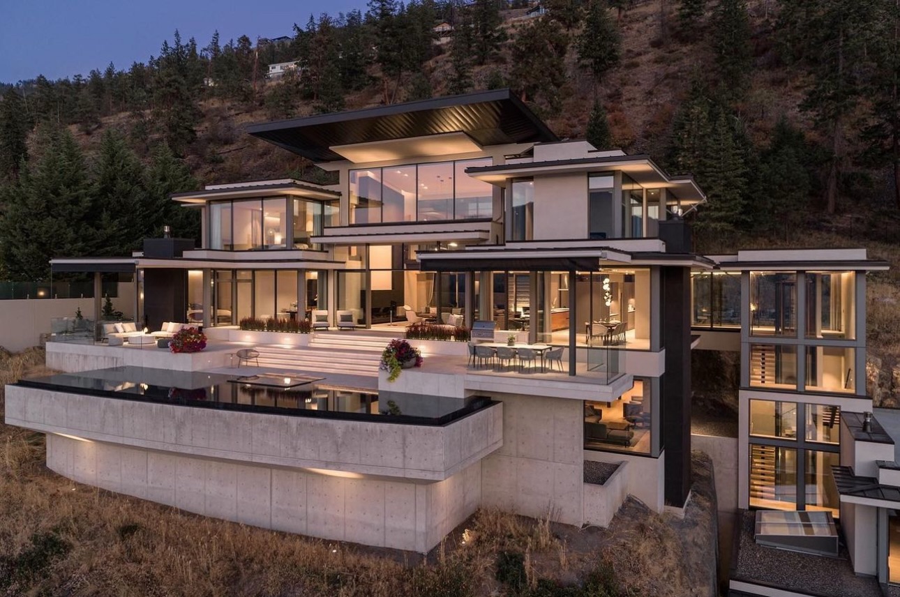 This waterfront estate is fully powered by Crestron delivering seamless whole-ho